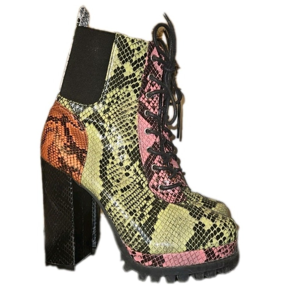Cape Robbin Winnieโ Neon Vegan Leather Snake Print Platform Ankle Boots Size 6